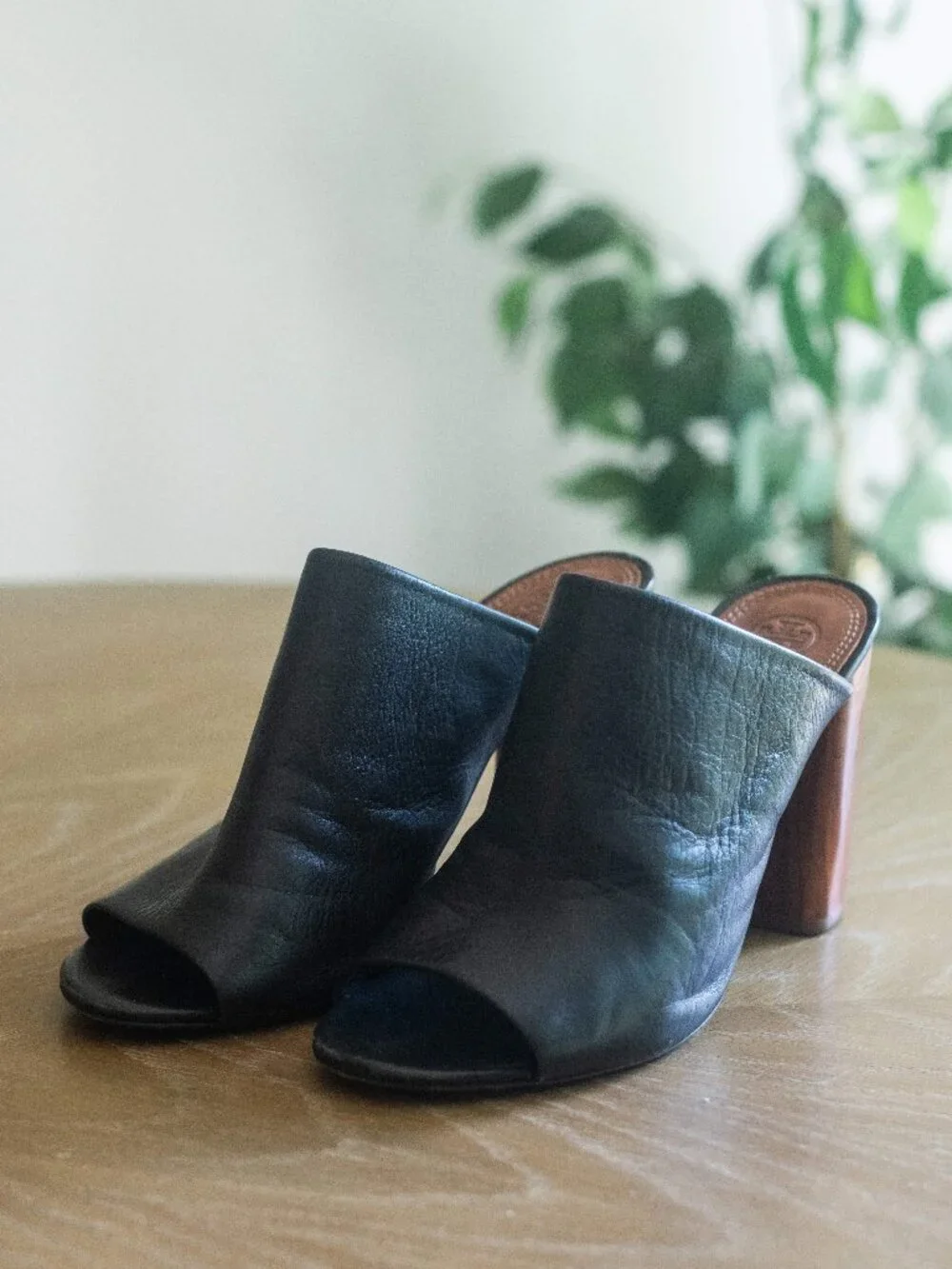 Tory Burch Black Leather Raya Mule Sandal Wood Block Heel